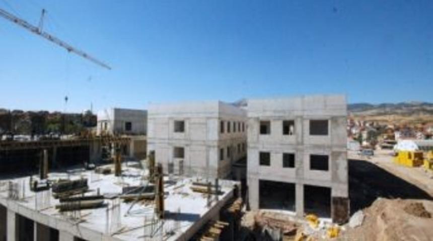 Gediz Devlet Hastanesi'nin Karkas İnşaatı Bir Ay İ&ccedil;inde Tamam