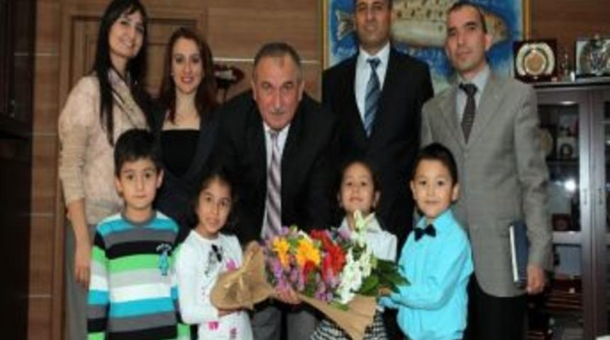 Minik &Ouml;ğrencilerden Başkan Yılmaz&rsquo;a Ziyaret