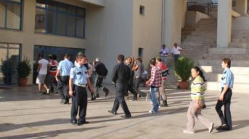 Marmaris'teki Ka&ccedil;ak Operasyonunda 9 Kişi Tutuklandı