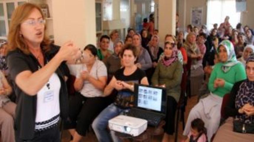 Gaziemir'de Sağlıklı Kadın Sağlıklı Toplum Semineri