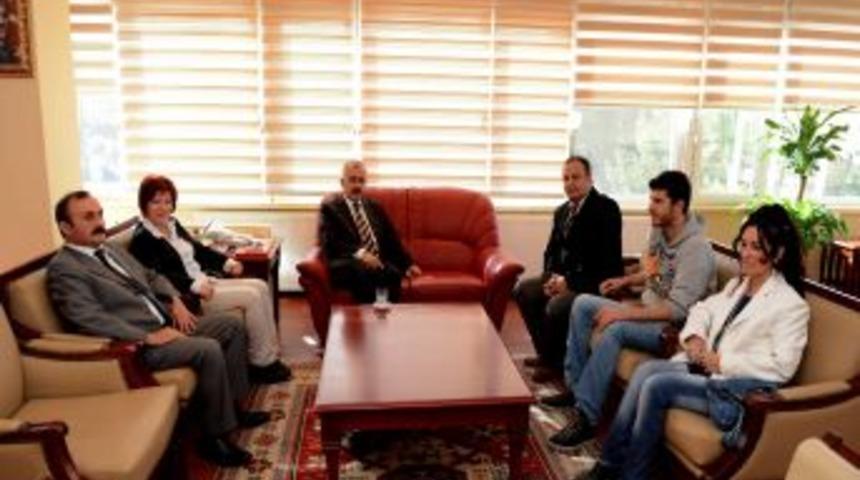 Vali Duruer: Bilgi Ve Iletişim Araçlarında Baş Döndürücü Gelişmeler Yaşanıyor