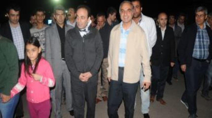 Baydemir, Sarı'yı Cezaevi &Ouml;n&uuml;nde Karşıladı