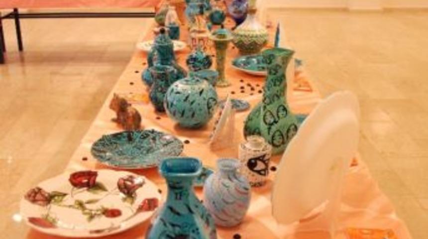Ahlat&rsquo;ta &Ccedil;ini Ve Seramik Sergisi A&ccedil;ıldı