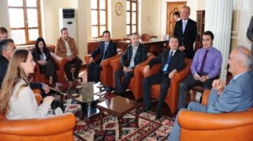 Kardeş Şehir Temsilcileri Başkan Yılmaz&rsquo;ı Ziyaret Etti