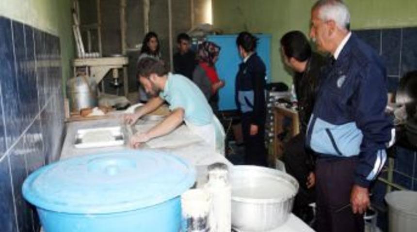 Bayram &Ouml;ncesi Tatlı İmalathanelerine Operasyon