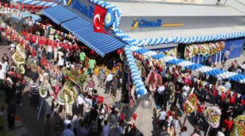 G&uuml;rmar 17. Mağazasını Kuşadası'nda A&ccedil;tı