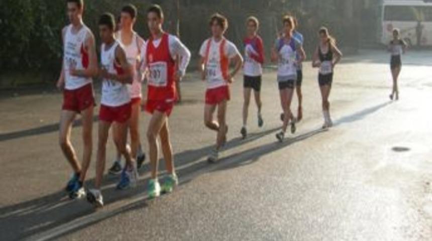 Hasat Şenlikleri Y&uuml;r&uuml;y&uuml;ş Yarışmasına Zeytinyağlı Destek