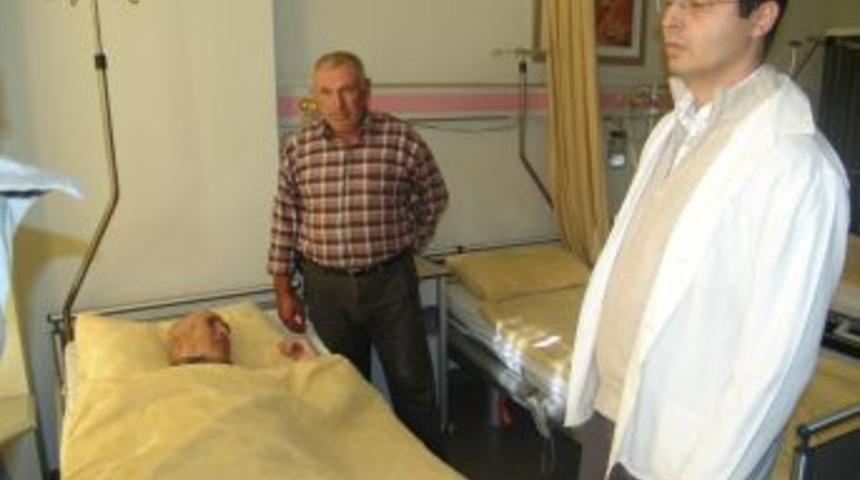 4 Yıldır Y&uuml;r&uuml;yemeyen, Konuşamayan Hasta Sandıklı Devlet Hastanesi'nde Iyileşti