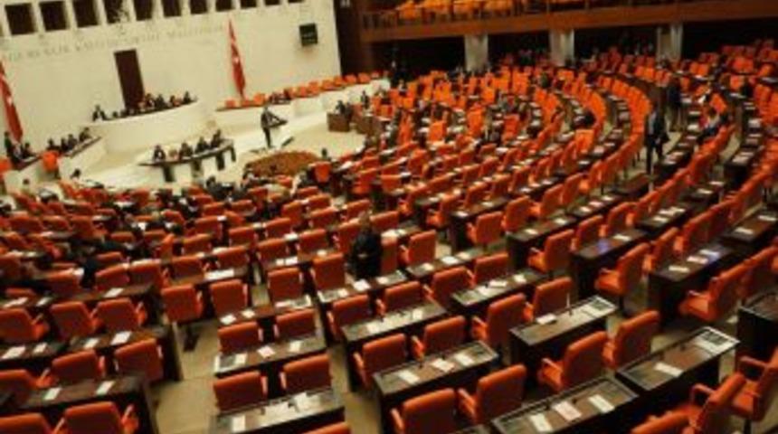 Meclis, Bakan Eker Hakkındaki Gensoruyu G&ouml;r&uuml;ş&uuml;yor