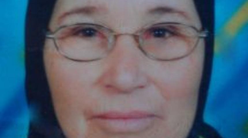 Re&ccedil;el Yaparken Eteği Tutuşan Yaşlı Kadın &Ouml;ld&uuml;