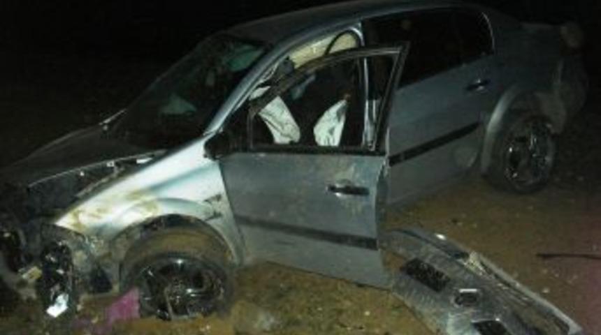 T&uuml;rkoğlu&rsquo;nda Trafik Kazası: 2 Yaralı