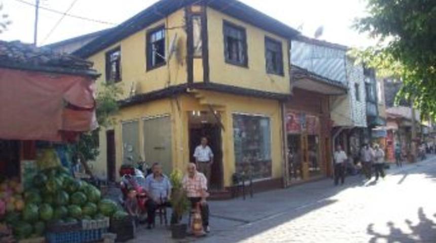 Sapanca &Ccedil;arşı Esnafının Kamulaştırma Tepkisi Devam Ediyor