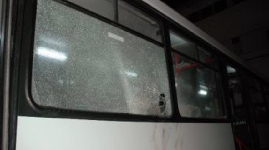 &Ouml;zel Halk Otob&uuml;s&uuml;ne Molotof Kokteyli Atıldı