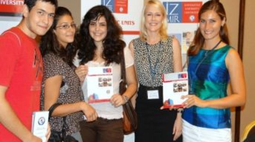 İzmir &Uuml;niversitesi L&uuml;bnan&rsquo;da Tanıtıldı