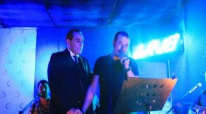 İzmir'de Şiir Dinletisi