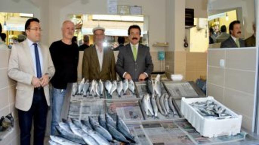 Başkan Arpacıoğlu, Balık Halini Ziyaret Etti