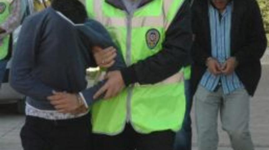 Kasa &Ccedil;alıp, Otomobil Aldılar