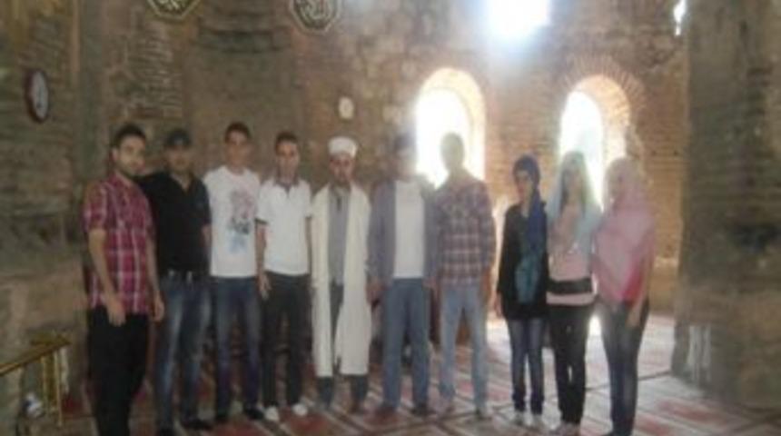 Ak Gen&ccedil;lik Ayasofya&rsquo;da