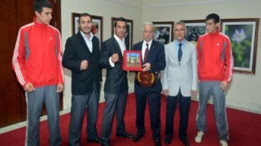 Şampiyonluk Kemerini Aldırmaz&rsquo;a Getirdi