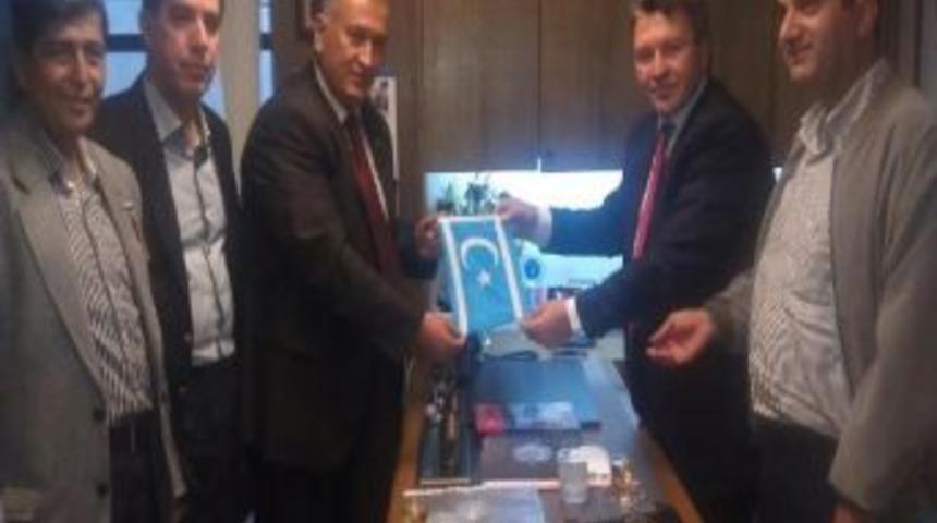 Ak Parti G&uuml;m&uuml;şhane Milletvekili &Uuml;st&uuml;n&rsquo;e Irak T&uuml;rkmenlerinden Ziyaret