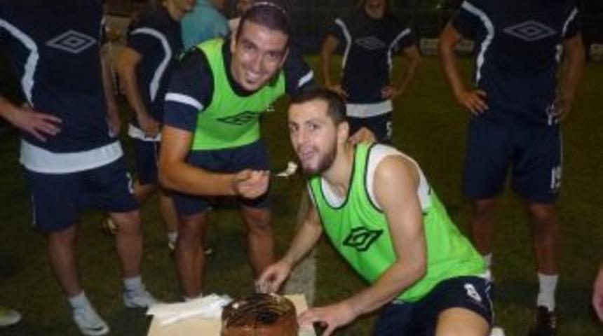 Burak Keskin&rsquo;e Yaşg&uuml;n&uuml; Kutlaması