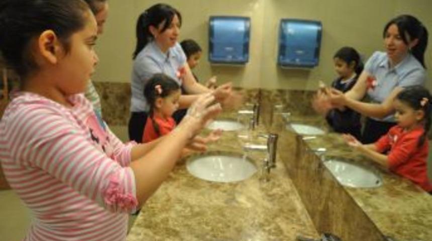 Bu da el yıkama şenliği!
