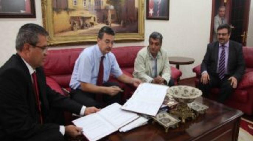 Hayırsever İş Adamından Eğitime 500 Bin Tl'lik Destek