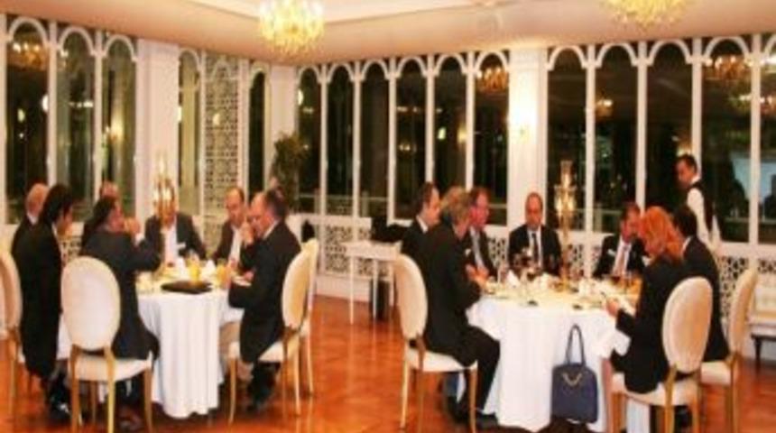 Bursa Milli Eğitim M&uuml;d&uuml;r Atilla G&uuml;lsar 4+4+4 Eğitim Sistemini Rotaryenlere Anlattı