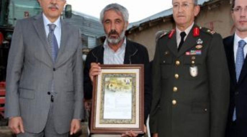 Şehit Topaloğlu&rsquo;nun Ailesine &lsquo;şehadet Belgesi&rsquo; Verildi
