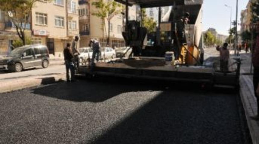 Ahmet Yesevi Bulvarı Sıcak Asfaltla Kaplandı