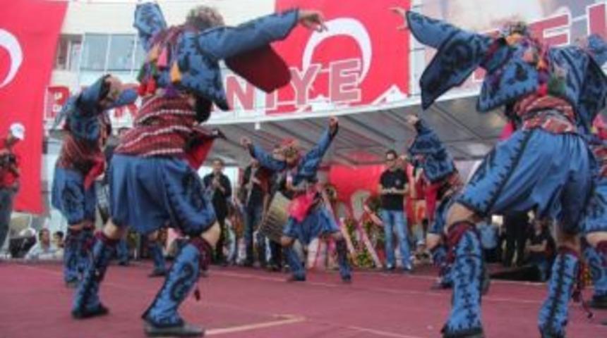 Burhaniyeli Oyuncular Tanzanya&rsquo;da G&ouml;steri Yapacak