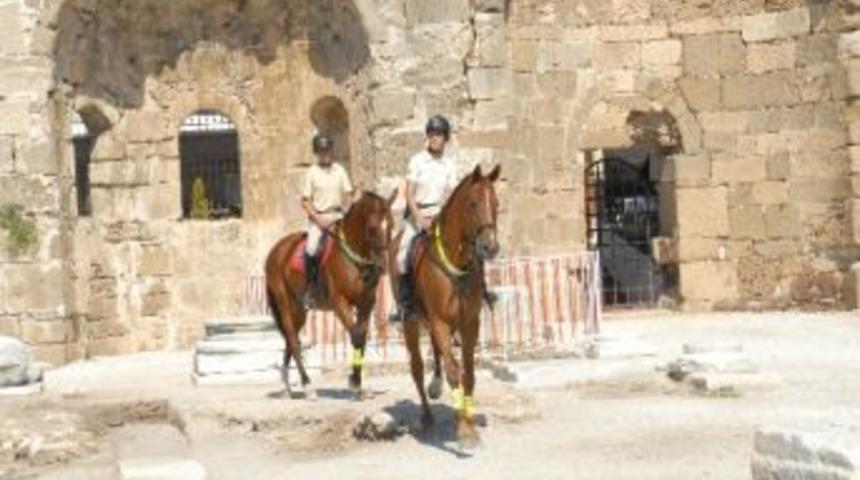 Atlı Jandarma B&ouml;lgeden Ayrılıyor