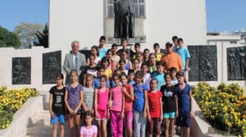 Sel&ccedil;uk&rsquo;ta Cumhuriyet Koşusu Beklenen İlgiyi G&ouml;rmedi