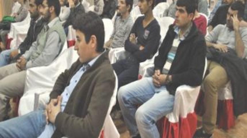 Kent Konseyi Gen&ccedil;lik Merkezi Toplandı