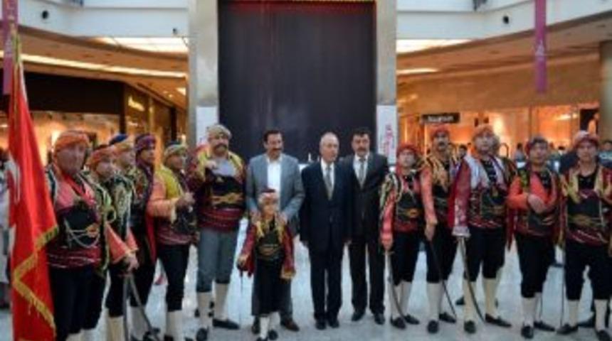 Ke&ccedil;&ouml;ren Belediye Başkanı Mustafa Ak 'eski Ankara Fotoğraf Sergisi'nin A&ccedil;ılışını Yaptı