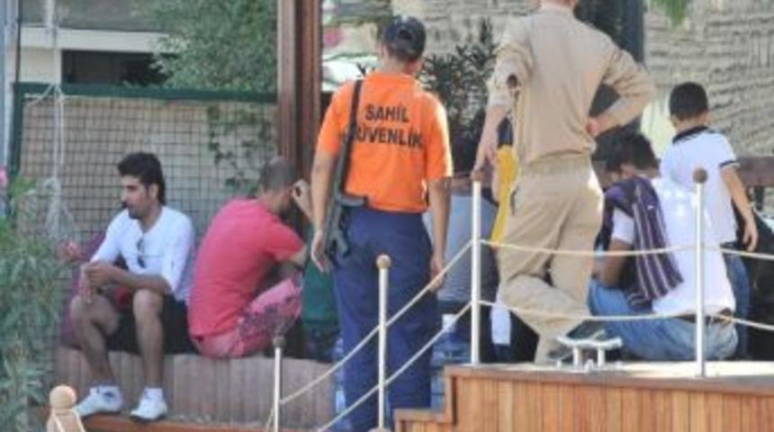Suriye'deki Savaştan Ka&ccedil;ıp Yunanistan'a Gitmek İstediler