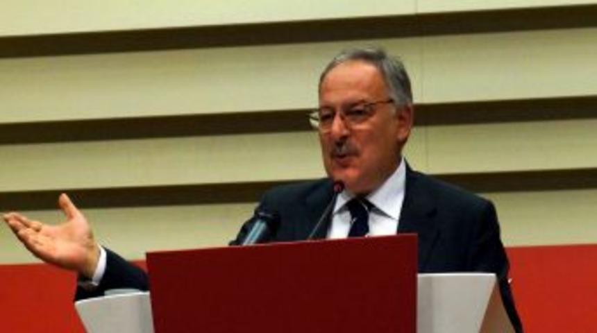 CHP S&ouml;zc&uuml;s&uuml; Ko&ccedil;: Papatya Falı Bakan Bir Başbakansın
