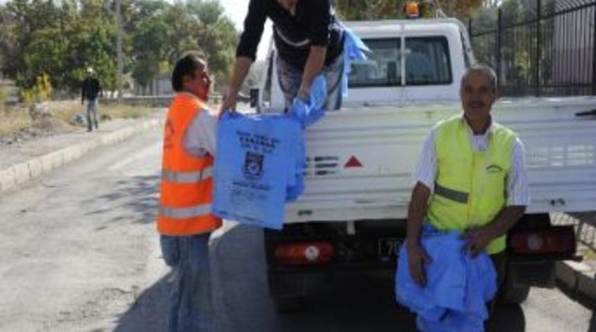 Karaman Belediyesi 50 Bin Adet &Ccedil;&ouml;p Poşeti Dağıttı