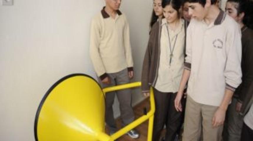 Belediye&rsquo;nin Deneme Ve Bilim Merkezi Gen&ccedil; Beyinlere Işık Tutuyor