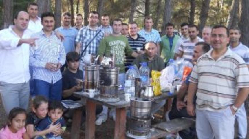 Akyazı &Ouml;ğretmenleri Piknikle Bir Araya Geldi