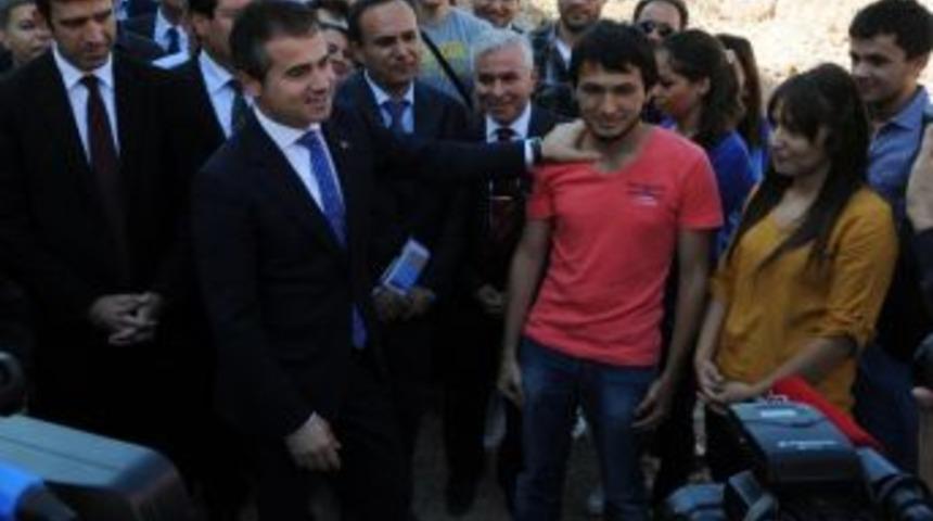 Bakan Kılı&ccedil; S&uuml;&rsquo;de Yurt İnşaatını İnceledi