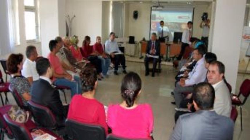 Proje Ekibine "proje D&ouml;ng&uuml;s&uuml;" Eğitimi