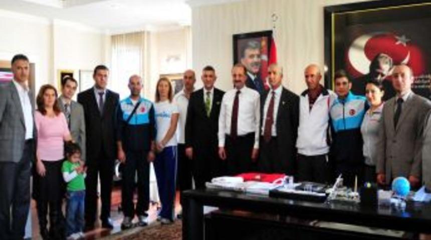 Amatör Sporculardan Başkan Akgül'e Ziyaret