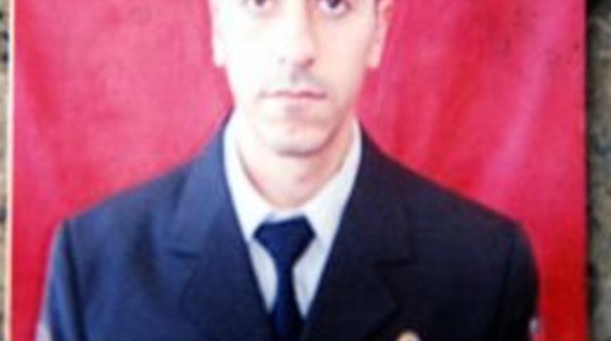 Kucağında 2 Yaşındaki Kızı Ile Şehit Eşinin Cenazesine Gitti