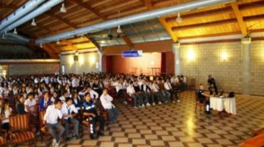 Kemalpaşalı &Ouml;ğrencilere Bilişim Su&ccedil;ları Anlatıldı