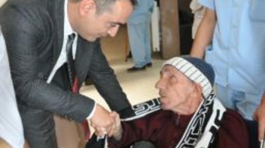 Somaspor Camiasından Huzurevine Vefa Ziyareti