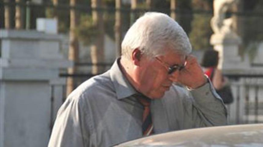 'Sahte polis' Başkan Yardımcısı&rsquo;nı kandırdı