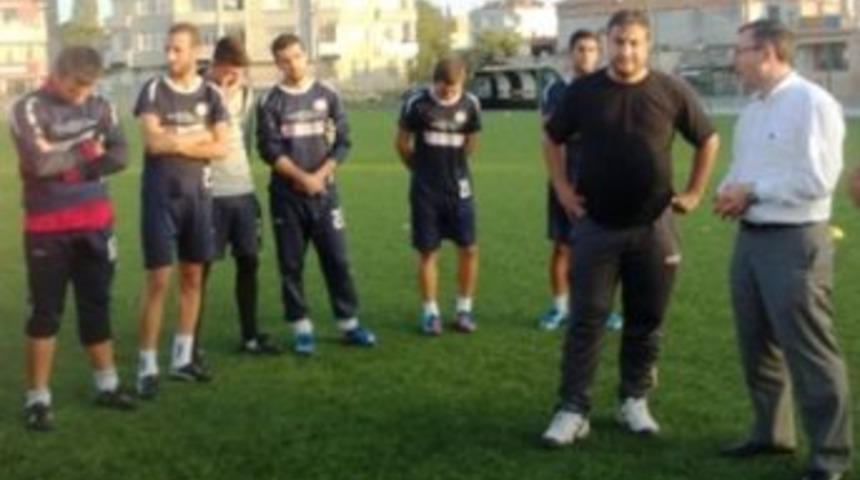 Geliboluspor'a tatlı ikram edildi