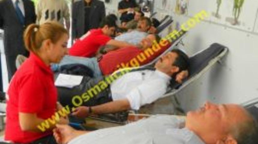 T&uuml;rk Kızılayı'ndan kan bağışı kampanyası