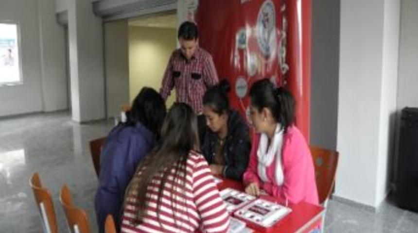 Erzincan Gen&ccedil;lik Merkezi E.&uuml;.&rsquo;de Stant A&ccedil;tı